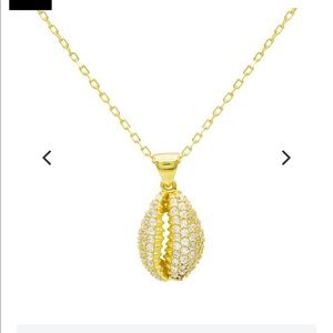 Brand New Adinas Jewels Gold Seashell Necklace